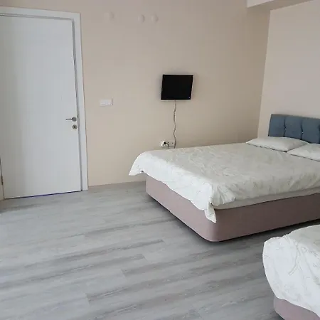 Ξενοδοχείο με διαμερίσματα Yesilyurt 3*